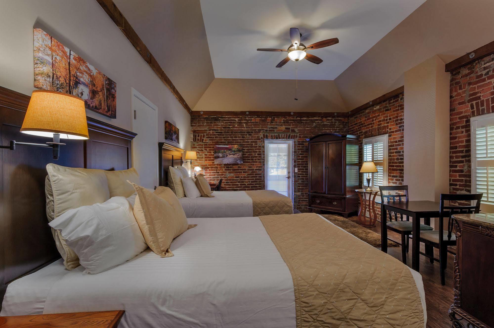 Grass Valley Courtyard Suites Esterno foto