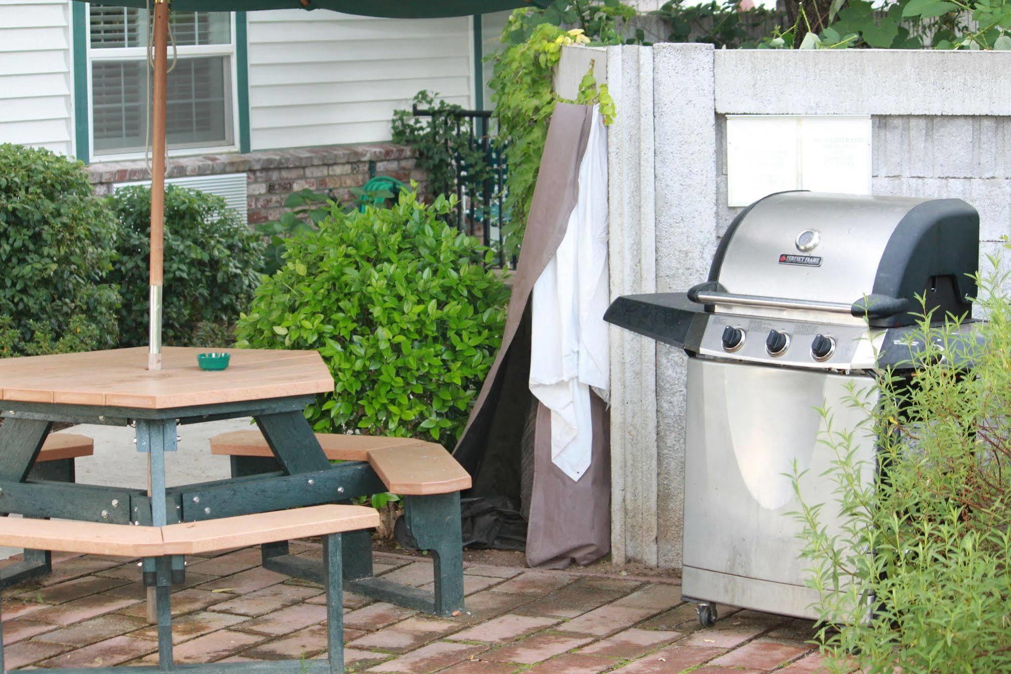 Grass Valley Courtyard Suites Esterno foto