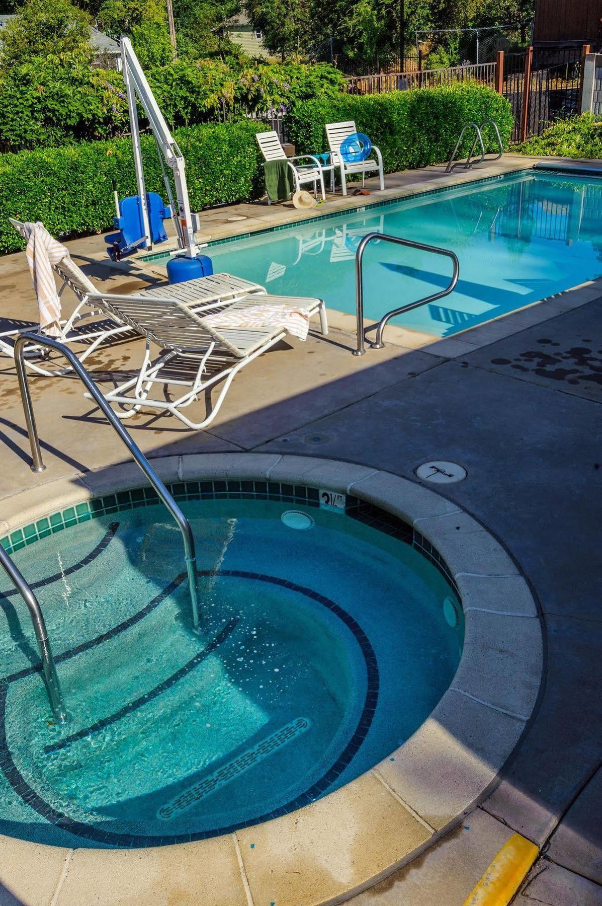 Grass Valley Courtyard Suites Esterno foto